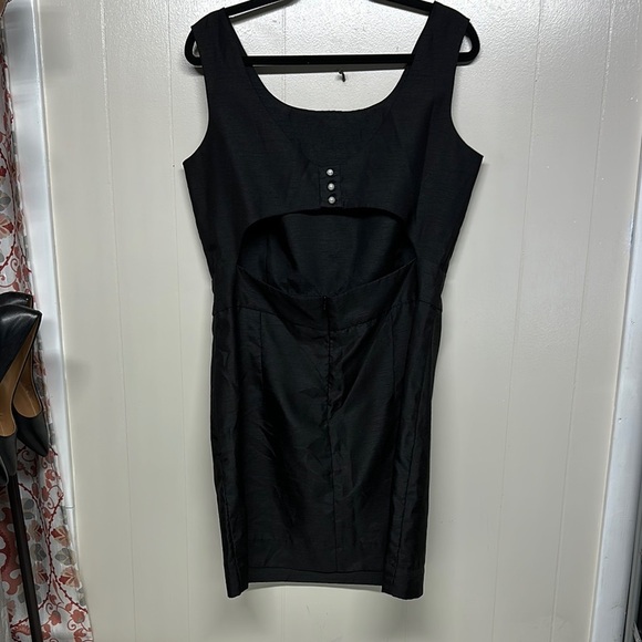 Black Sheath Mini Dress with Scoop Neck and Cutout Back - Picture 3 of 9